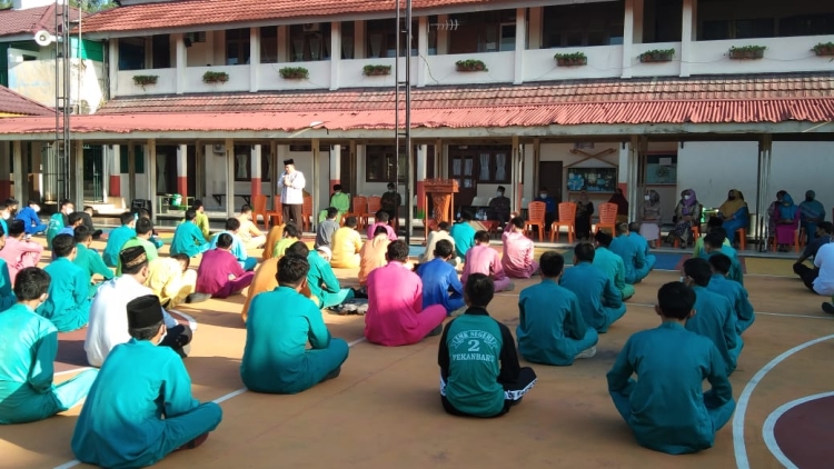 SMK NEGERI 2 PEKANBARU MEMPERINGATI HARI ISRA’ MI’RAJ  NABI MUHAMMAD SAW 1443 H